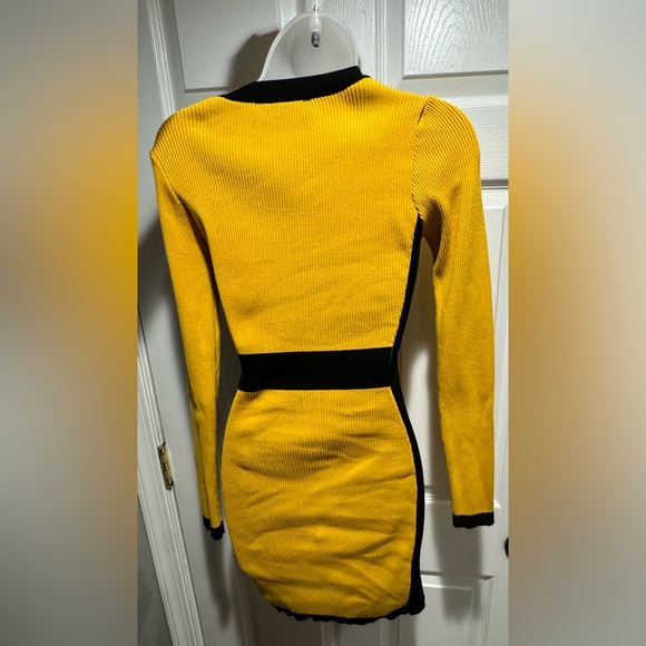 Yellow and Black Ribbed Knit Body-Con Long Sleeve Mini Dress (Size M) - Picture 3 of 13